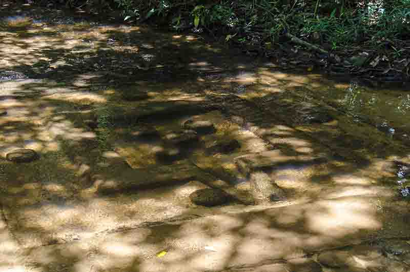 88 - Camboya - Kbal Speam o valle de las mil lingas - grabados en el lecho del rio